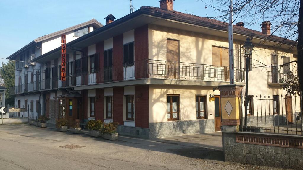 Ristorante Buasca Hotel Cuorgne Exterior photo