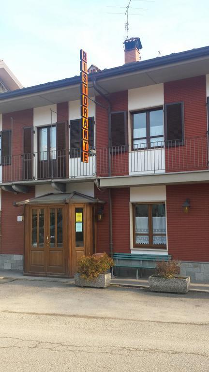 Ristorante Buasca Hotel Cuorgne Exterior photo