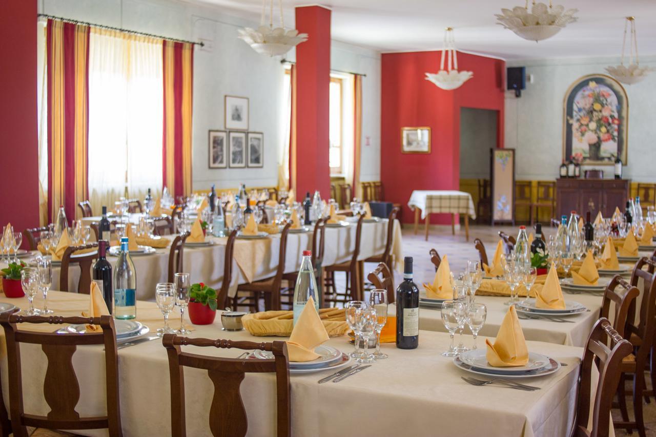 Ristorante Buasca Hotel Cuorgne Exterior photo