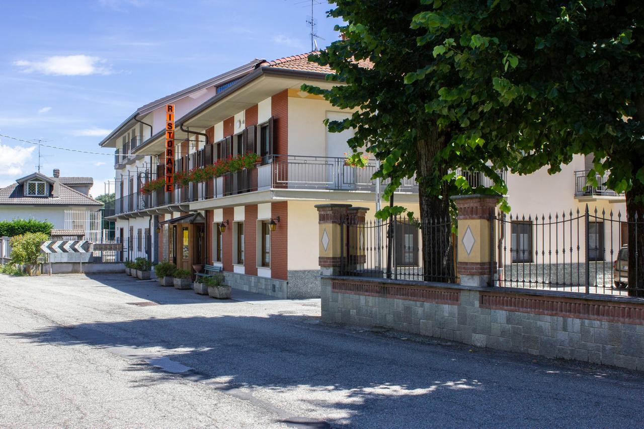 Ristorante Buasca Hotel Cuorgne Exterior photo