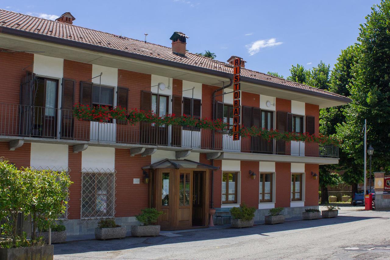 Ristorante Buasca Hotel Cuorgne Exterior photo